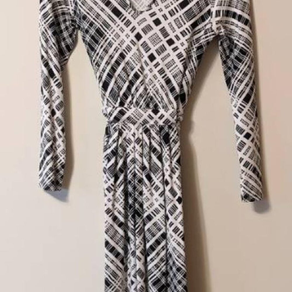 Weekend by Max Mara Women’s Belted Plaid Midi Dress black/white size med-large - Picture 8 of 12